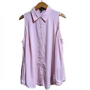Le chateau women’s size medium Light Pink Collared Top with open arms. Brand new